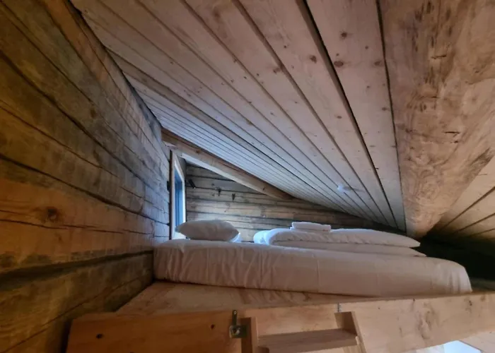 مكان تخييم Backyard Camps *